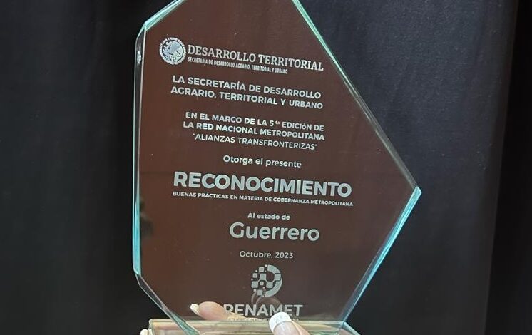 Guerrero recibe premio en el 5° Foro Nacional Metropolitano 2023
