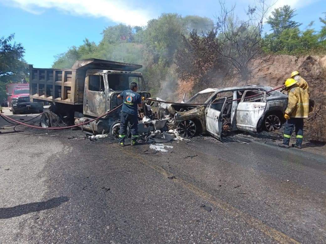 Choque deja a cuatro personas muertas en la zona rural de Acapulco