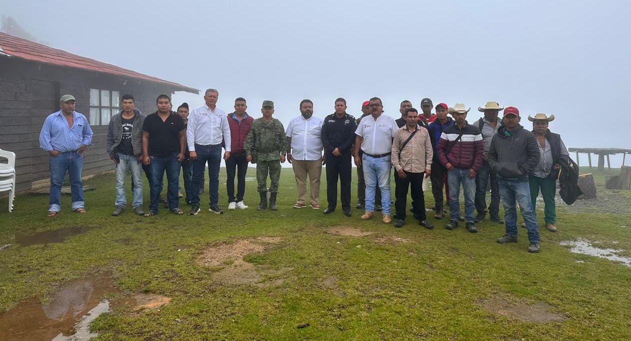 Se reúne el director de gobernación estatal con los 66 comisarios de los municipios de Heliodoro Castillo y San Miguel Totolapan