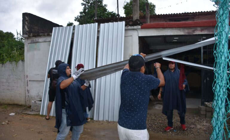 Intensifica diputado Jacko Badillo entrega de apoyos a familias ante estragos por la lluvia