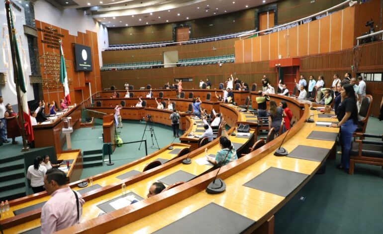 Informan al pleno del Congreso la recepción de leyes de ingresos y el presupuesto estatal de egresos 2024