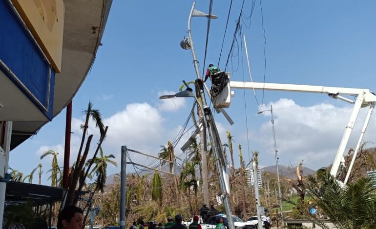 Avanza Gobierno de Abelina López Rodríguez en la rehabilitación del alumbrado público de la ciudad