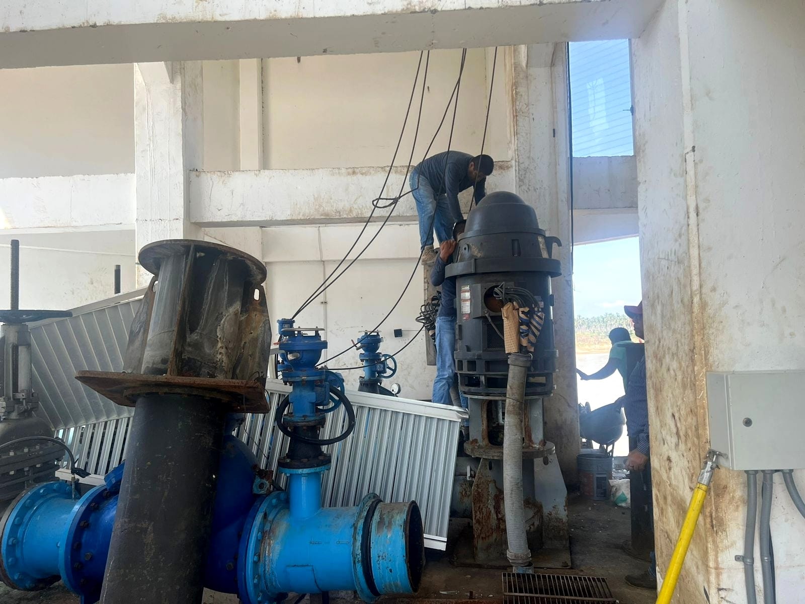 Continúa el restablecimiento de sistemas de agua; Acapulco dispone de 1,850 litros por segundo