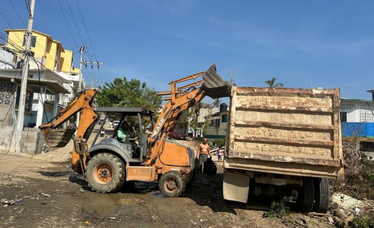 Trabaja Gobierno de Abelina López Rodríguez en el plan de reconstrucción de Acapulco