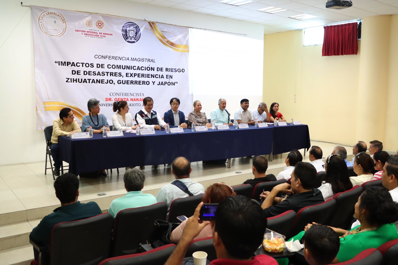 Desarrollan Congreso, UAGro y la Secretaría de Gestión Integral de Riesgos y Protección Civil del Gobierno del Estado conferencia magistral