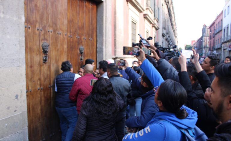 Opositores a la 4T en Acapulco entregan pliego petitorio al Senado y a la Cámara de Diputados; exigen que Acapulco sea prioridad nacional