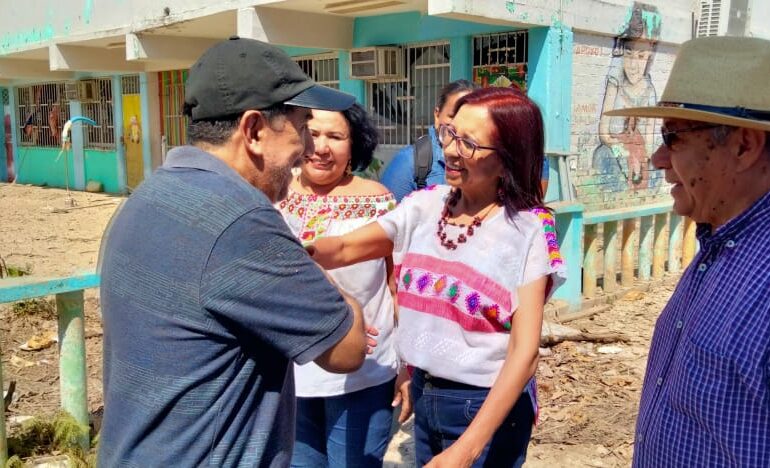 Titulares de la SEP y SEG recorren escuelas afectadas por «Otis» en Acapulco