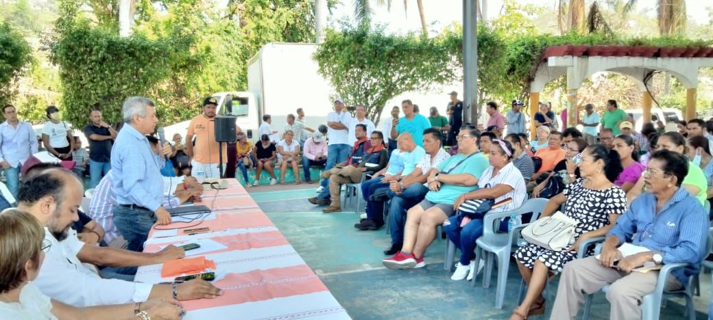 Entregan Kits de limpieza a escuelas de Coyuca de Benítez que resultaron afectados por el huracán Otis