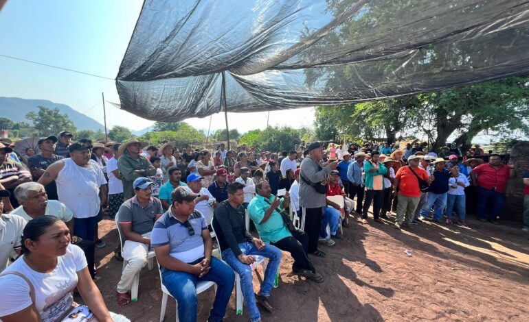 Logran acuerdos autoridades estatales, municipales y sociedad civil de Tierra Caliente, para activar tramos carreteros afectados por el huracán “Otis”