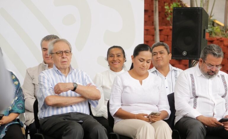 Anuncia Andrés Manuel López Obrador entrega de apoyos para Acapulco