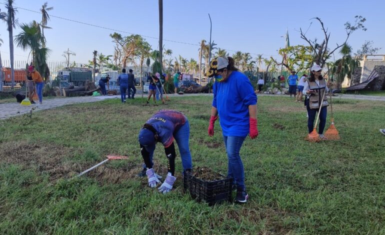Cientos de ciudadanos acudieron a la jornada de limpieza del Parque Papagayo