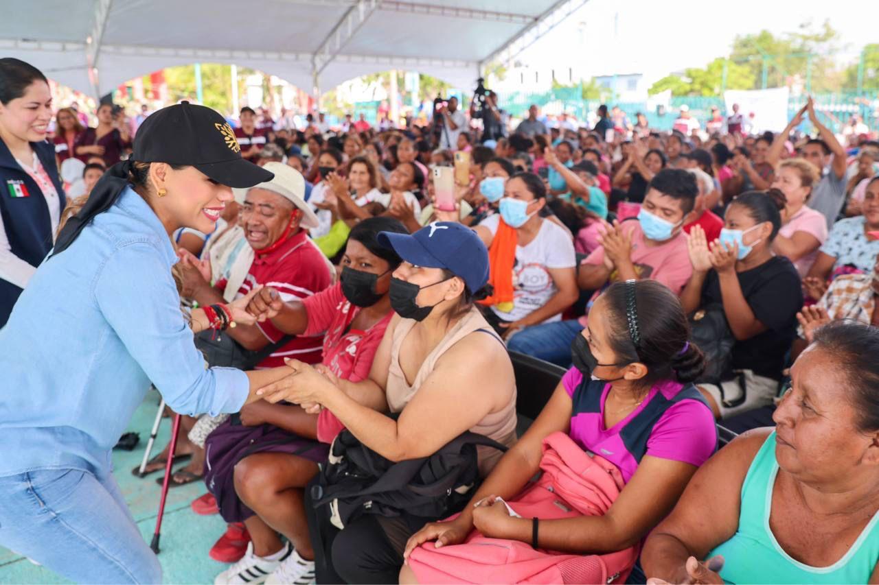 Llama Evelyn Salgado a trabajar unidos para sacar adelante a Acapulco
