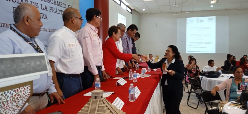 Entrega la SEG medallas y reconocimientos a 50 docentes ganadores de la Convocatoria a las Mejores Prácticas Educativas