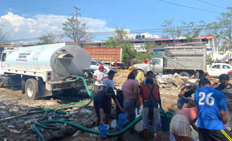 Gobierno del estado ha distribuido 30 millones 200 mil litros de agua, en más de 3 mil pipas durante la emergencia en Acapulco
