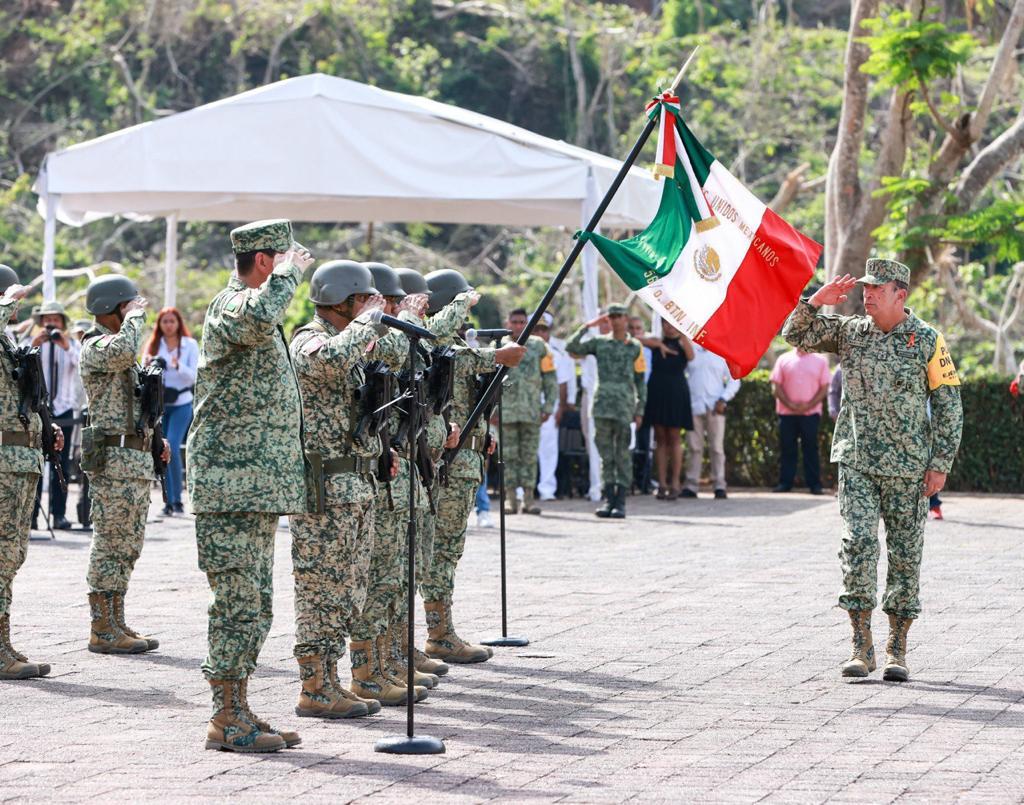 Asiste la gobernadora Evelyn Salgado a la Toma de Posesión del Cargo y Protesta de Bandera de Enrique Martínez López, como comandante de la Novena Región Militar