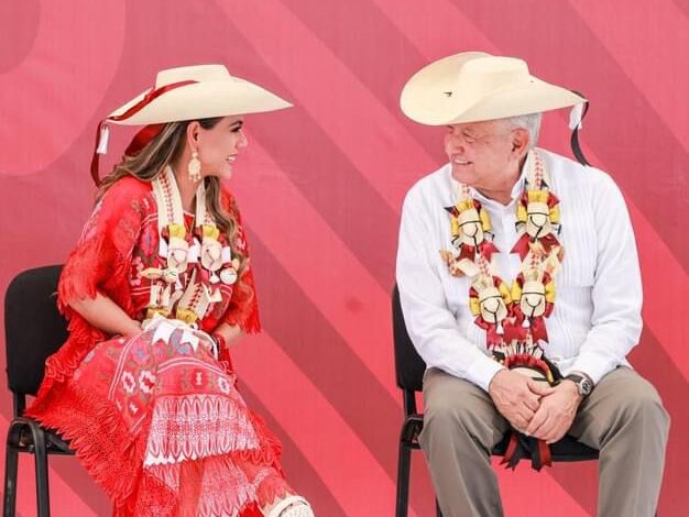 Evelyn Salgado y AMLO realizan gira de trabajo en Tierra Caliente