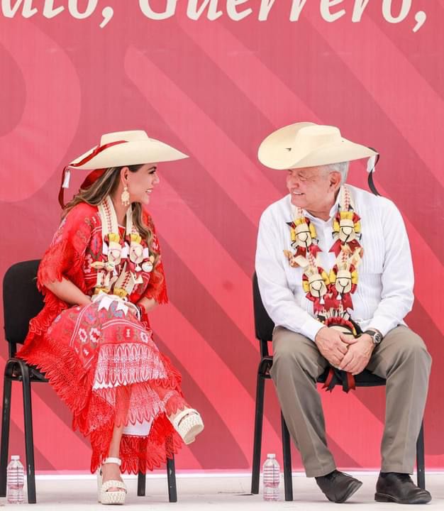 Evelyn Salgado y AMLO realizan gira de trabajo en Tierra Caliente
