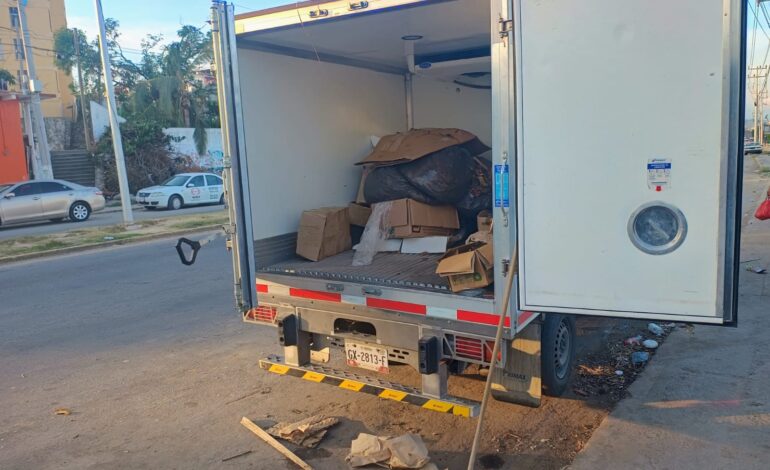 Detiene la Secretaría de Seguridad Pública a personas arrojando desechos sólidos en vía pública en Acapulco