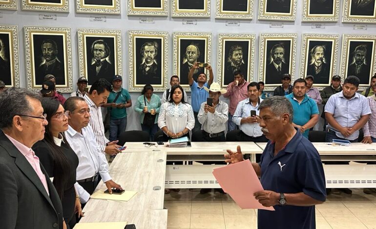 Recibe el Congreso la solicitud de creación del nuevo municipio de Caxistepec
