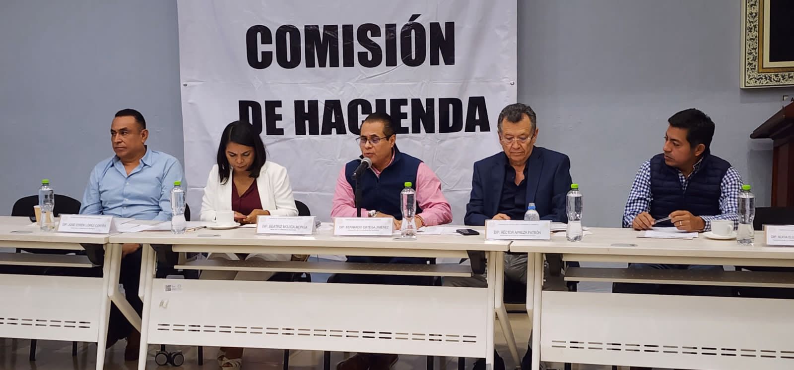 Secretario de Finanzas y Administración explica ajustes al presupuesto a la Comisión de Hacienda