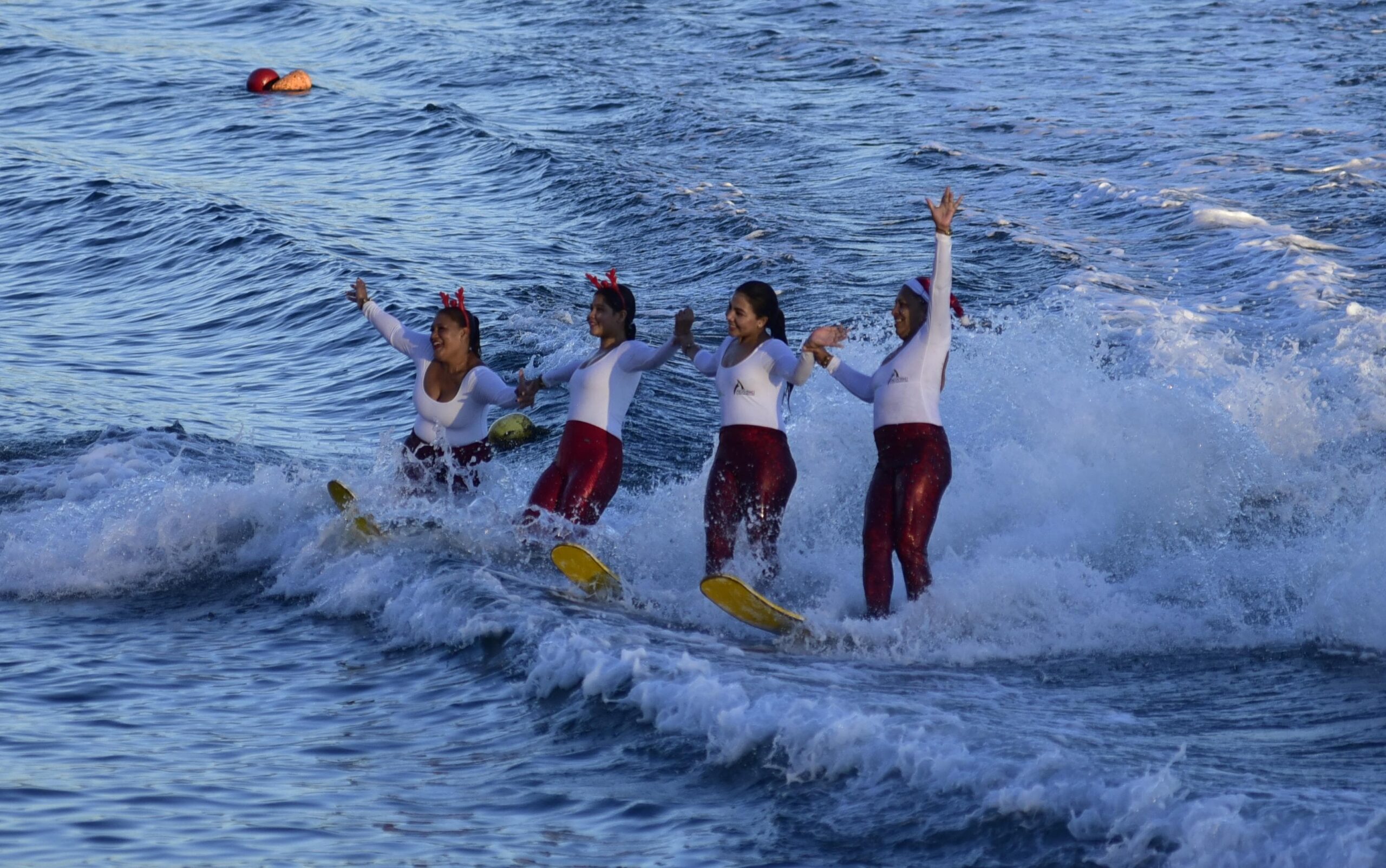 Con gran éxito se realiza el “Espectáculo de Ski” en Paseo del Pescador