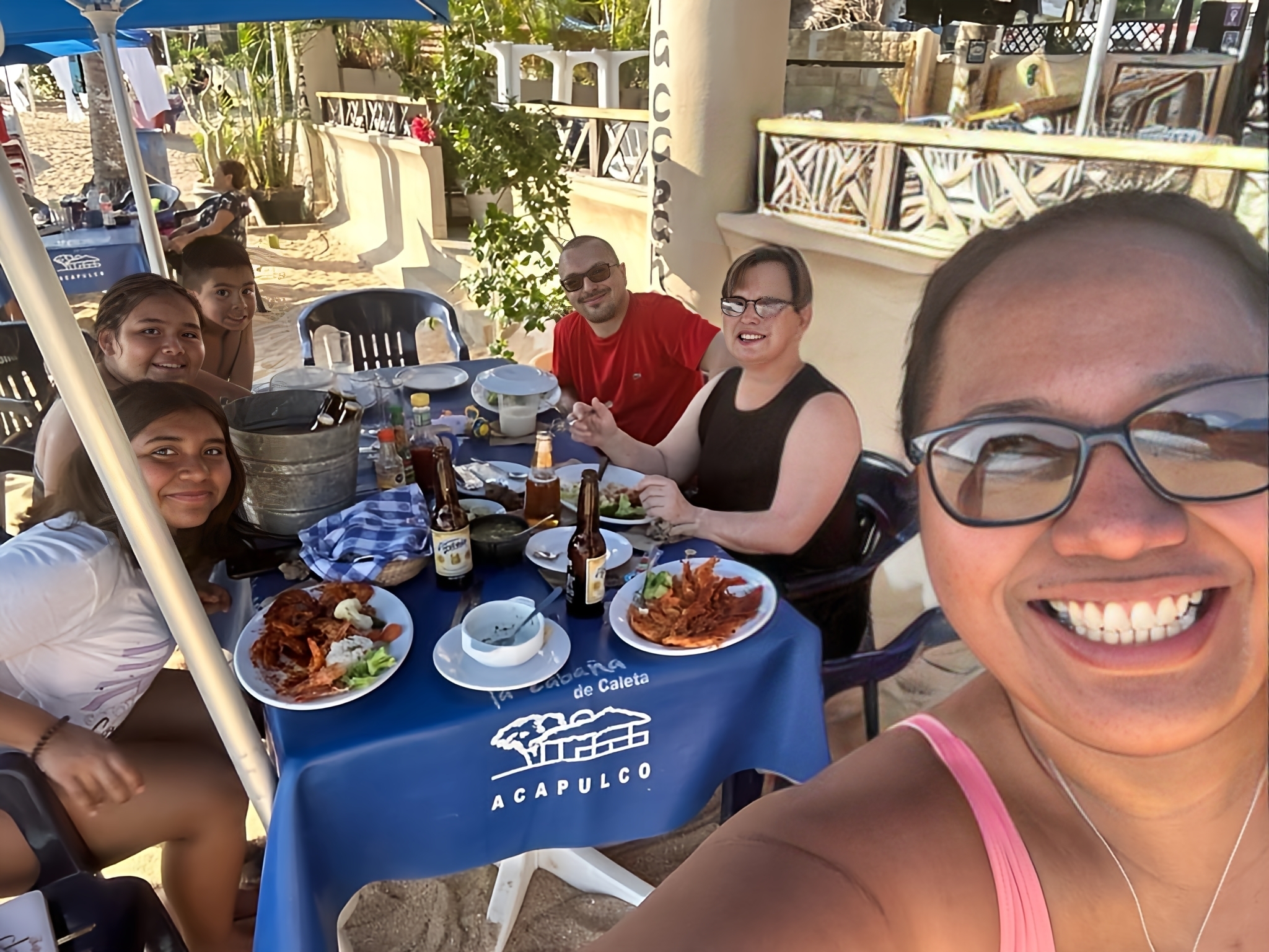 Cory de Iowa formó familia con la acapulqueña Cindy: despiden el año como ya es costumbre en Acapulco