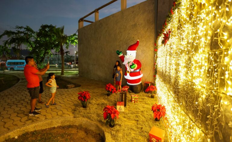 Se enciende la Villa Navideña por el rescate del Parque Papagayo