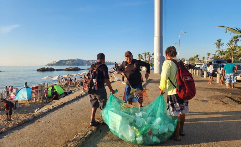 Recolecta Promotora de Playas 72 toneladas de basura en la franja de arena por el fin de año