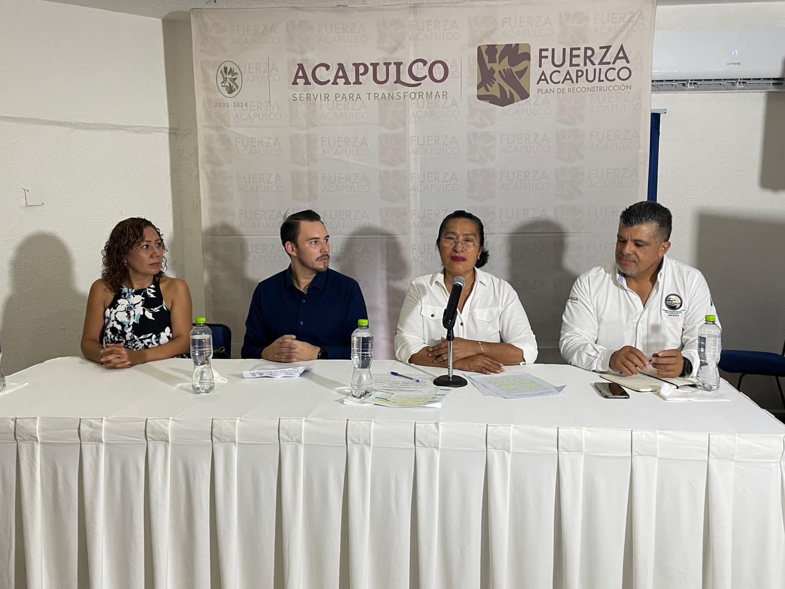 Por más trabajos en Acapulco, firman convenio Abelina López y Carnival Corporation