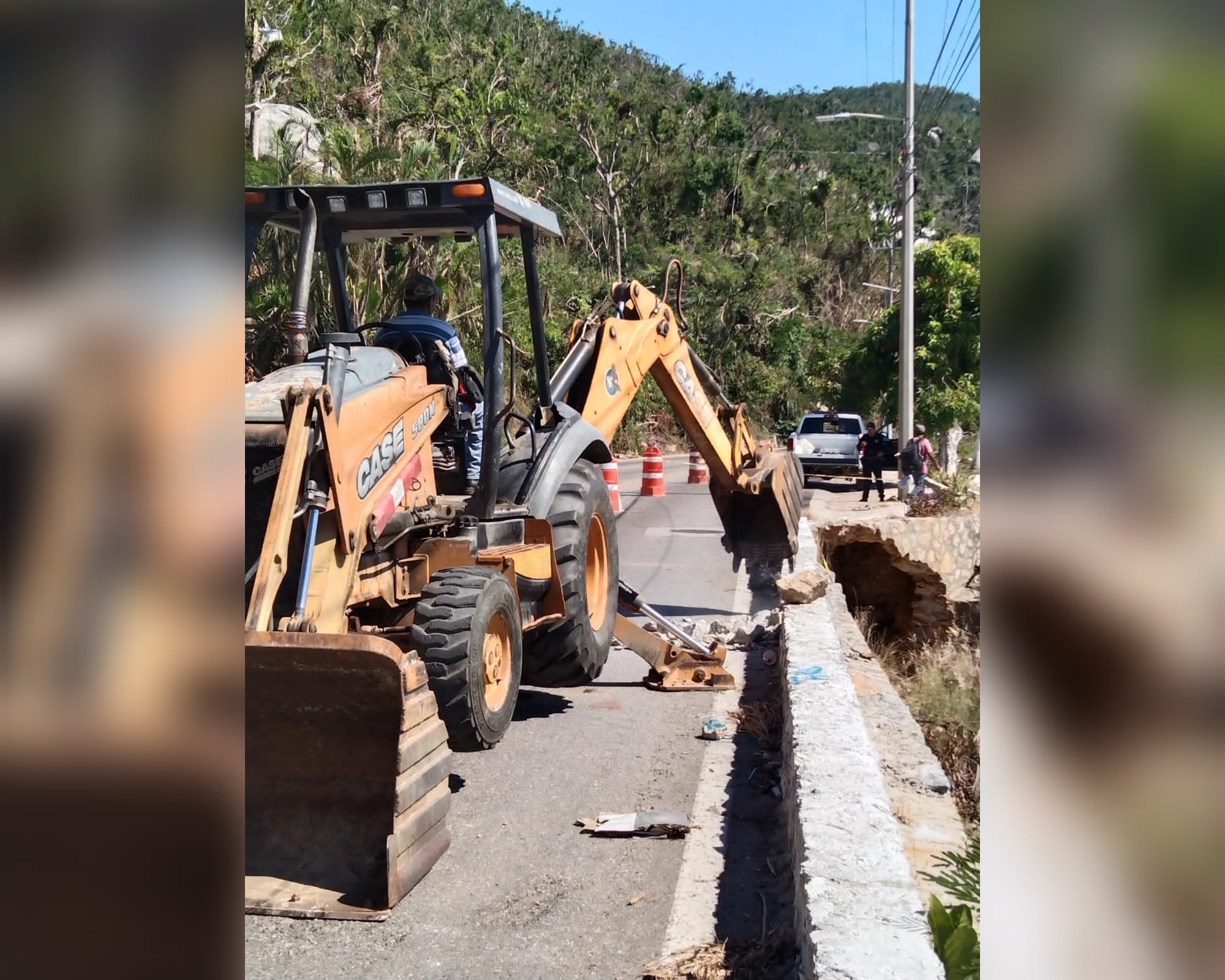 Atiende gobierno de Evelyn Salgado socavón en Avenida Escénica de Acapulco