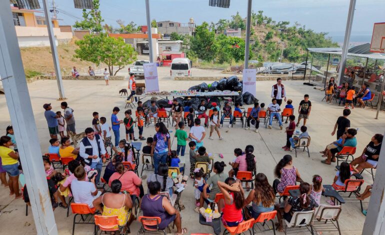 SEMAI y organizaciones migrantes llevan donativos para familias afectadas por Otis