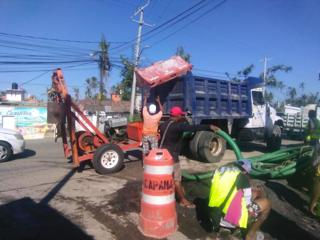 Mantiene Gobierno de Acapulco brigada de desazolves y reparación de fugas de agua potable