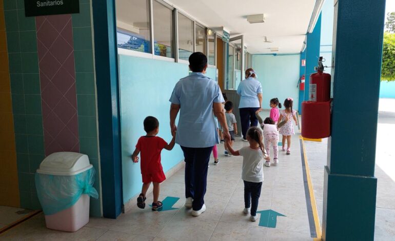 IMSS reanudará servicio de 10 guarderías en Acapulco con capacidad para atender a 2 mil 106 niñas y niños