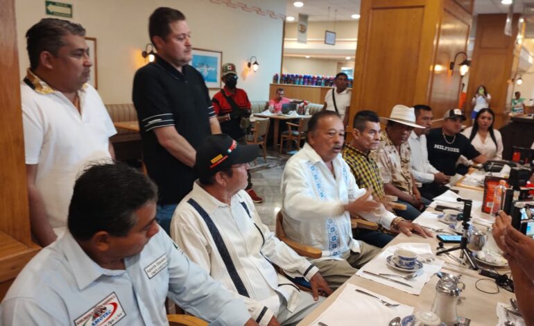 Transportistas de Guerrero exigen a autoridades de los tres niveles de gobierno que les den el trabajo a ellos y no a foráneos