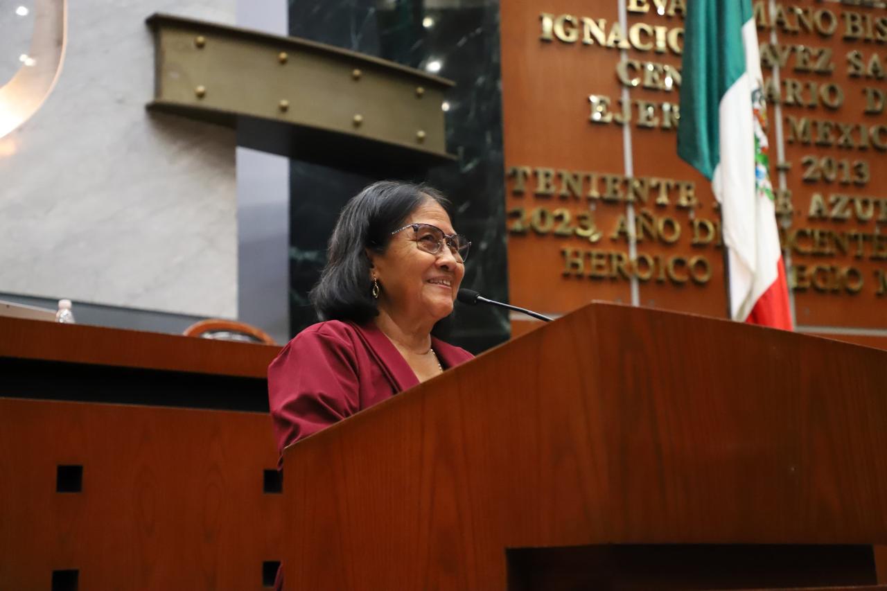 Celebra diputada la aprobación del pleno para inscribir en letras doradas el nombre de Othón Salazar Ramírez