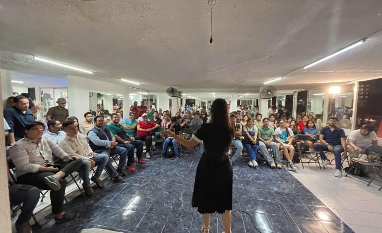 Necesaria, la participación de la juventud para dar rumbo a Acapulco: Yoloczin Domínguez