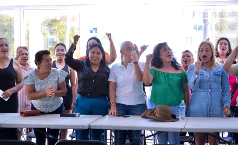 Mujeres morenistas dan su apoyo a Yoloczin Domínguez para Acapulco