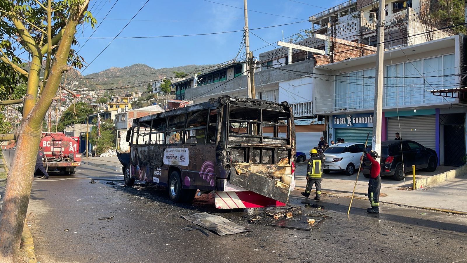 De manera parcial algunos transportistas suspenden el servicio en Acapulco ante homicidios y ataques a gremio