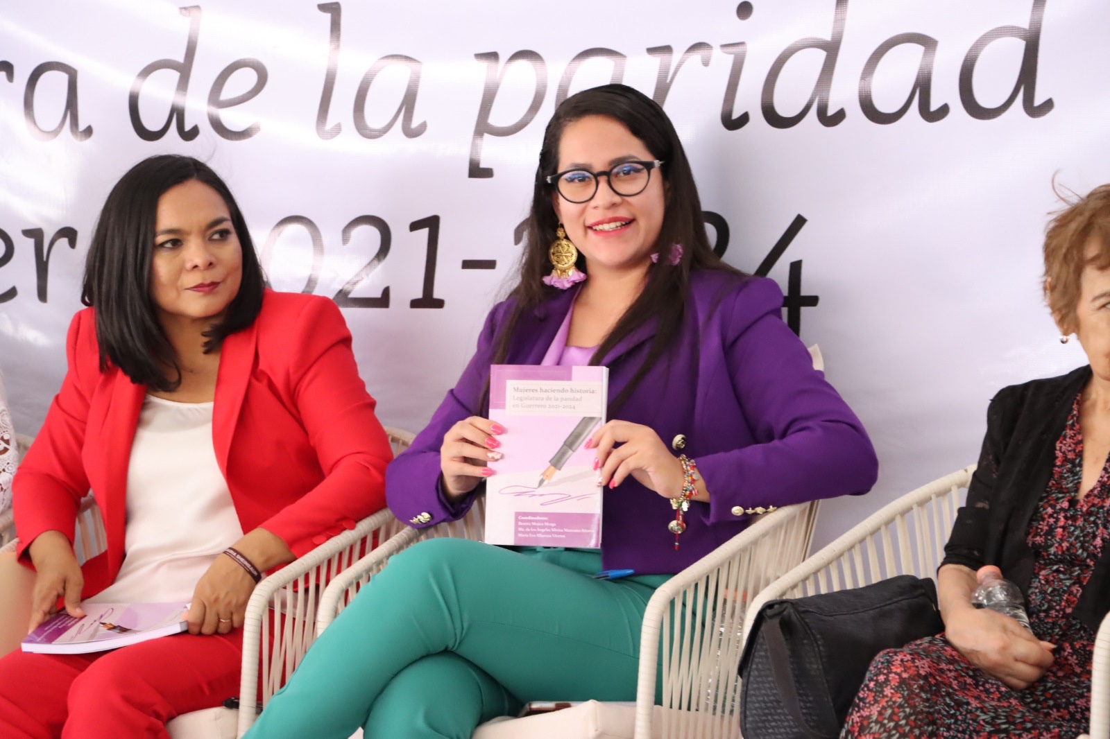 Presentan en el Congreso el libro Mujeres haciendo historia: legislatura de paridad en Guerrero 2021-2024