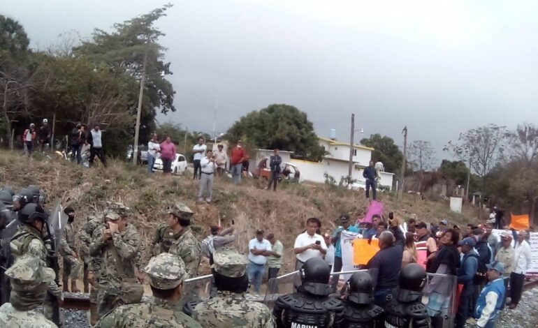 Semar en coordinación con autoridades de los tres órdenes de gobierno, vigilan permanente Ferrocarril del Istmo de Tehuantepec