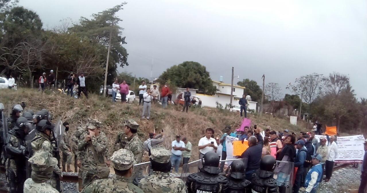 Semar en coordinación con autoridades de los tres órdenes de gobierno, vigilan permanente Ferrocarril del Istmo de Tehuantepec