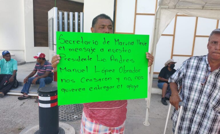 Con marcha pacífica piden al presidente Andrés Manuel López Obrador que cumpla su compromiso de apoyar a afectados por Otis