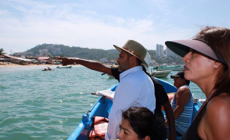 Prestadores de servicios turísticos y titular de Turismo en Guerrero recorren Puerto Marqués para trabajar recuperación tras el huracán Otis