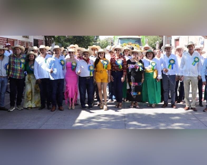 Va Añorve a la inauguración de la Feria del Mango en Ajuchitlán del Progreso