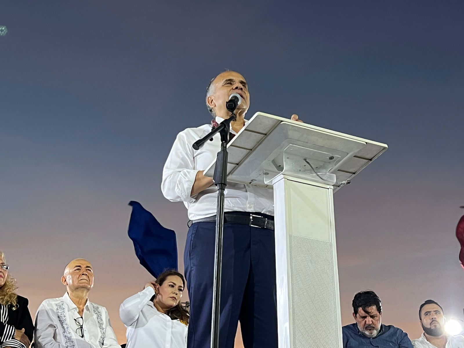 Bajar el costo de luz, de gasolina, que vuelva el Seguro Popular, ofrece Manuel Añorve en su candidatura al Senado