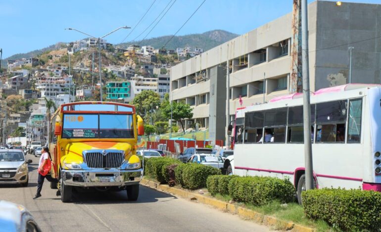 El transporte en Acapulco se encuentra funcionando al 80 por ciento