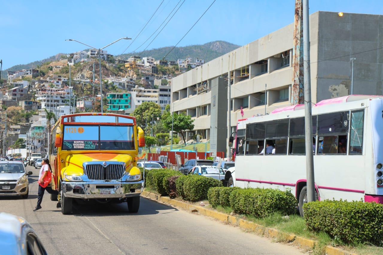El transporte en Acapulco se encuentra funcionando al 80 por ciento
