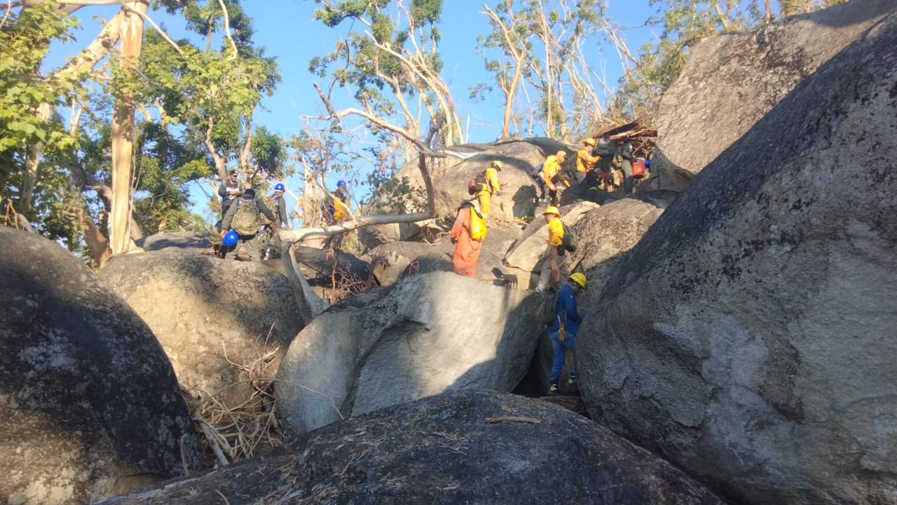 Este día podrían quedar apagados en su totalidad los dos incendios forestales del Parque El Veladero