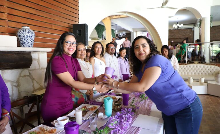 Conviven trabajadoras y diputadas en el marco del Día Internacional de la Mujer