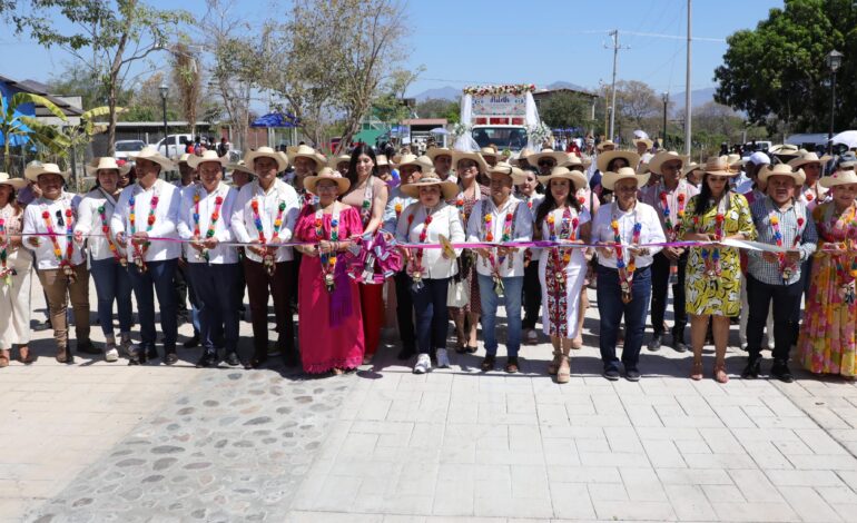 Asiste el Senador Manuel Añorve a la inauguración de la Feria del Gallo en Cutzamala